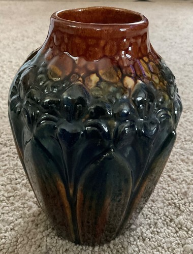 Tall vintage brush mccoy - 7",