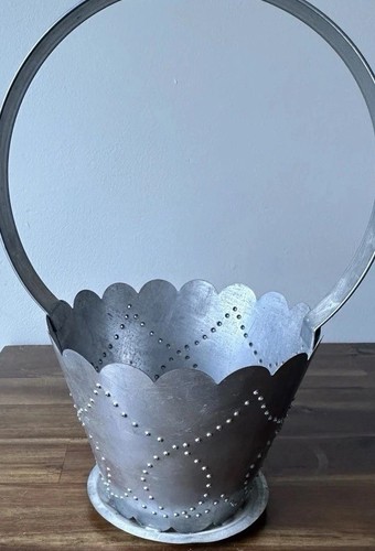Vtg galvanized metal flower - galvanized,