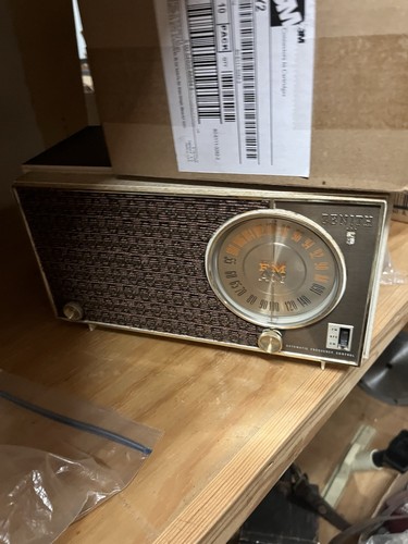 Zenith vintage tabletop - zenith, am/fm