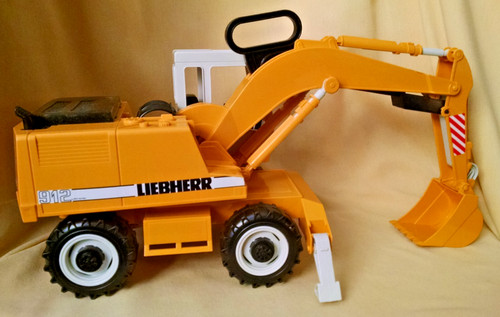 Bruder liebherr 912 excavator - liebherr,