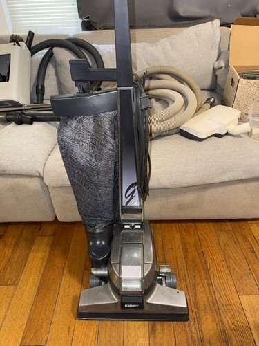 Kirby bagged upright vacuum - g4,