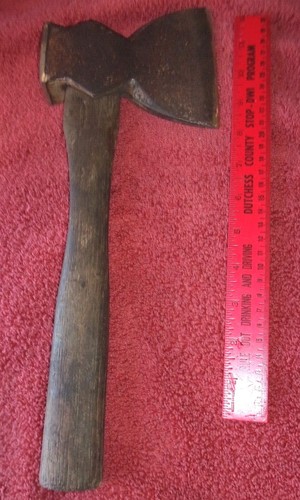 Vintage broad hewning - vintage, axe