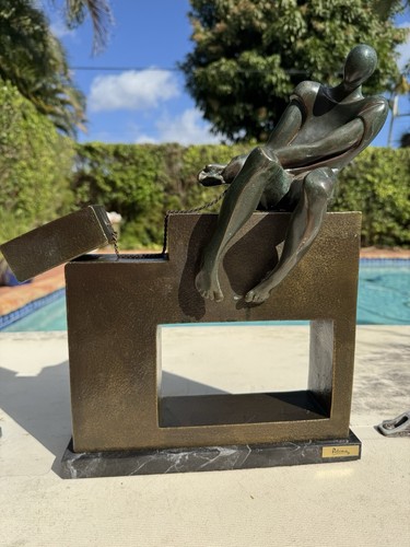 Paloma hollow bronze statue - bronze,