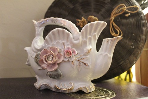 Thames teapot vase - thames,