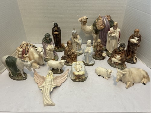 Vintage/Pre-Owned*17-Piece
