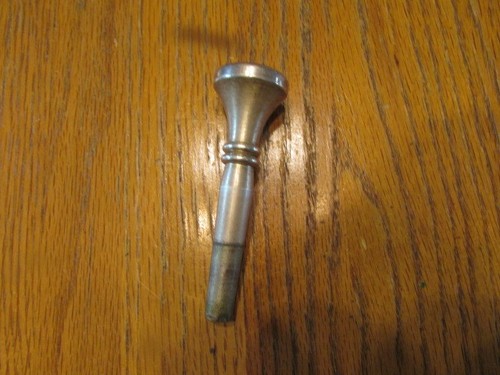 Jet tone studio - model, b