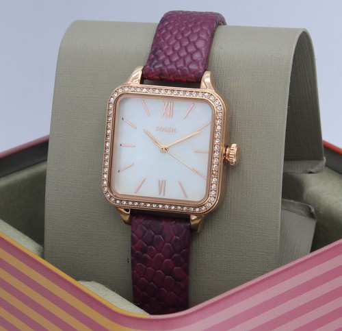 Fossil colleen crystals - colleen, rose