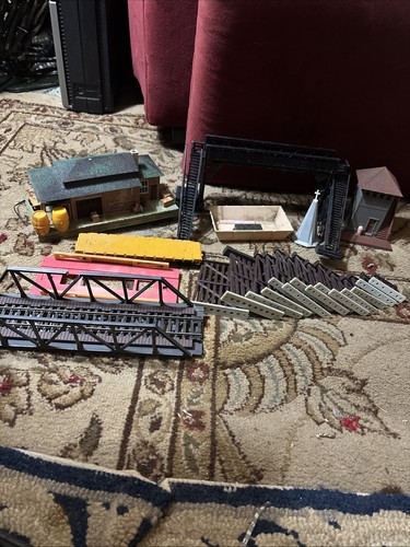 Tyco train pieces vintage - tyco,