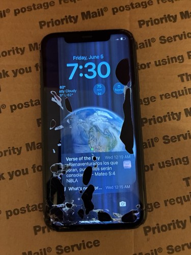 Phone 11 - i,