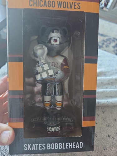 Ahl chicago wolves mascot - chicago,