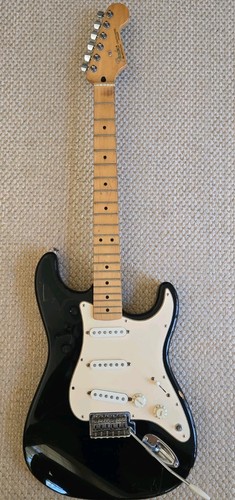 Fender stratocaster - ​fender,