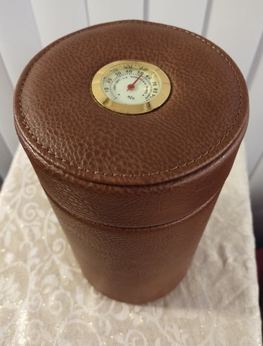 Scotte leather covered - scotte, cedar