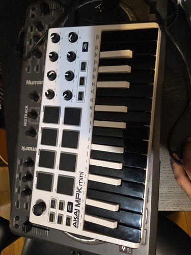 Akai professional mpk mini - akai,