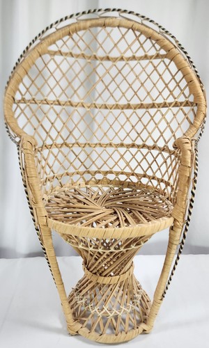 Vtg peacock chair - peacock, 15.5"