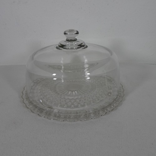 Scalloped glass cake - cake, plate