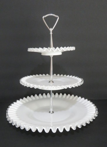 Fenton silver crest - silver, milk