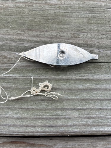 Vintage tatting shuttle metal - shuttle,