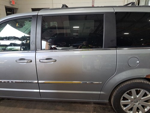 2013 town country van left - 2013,