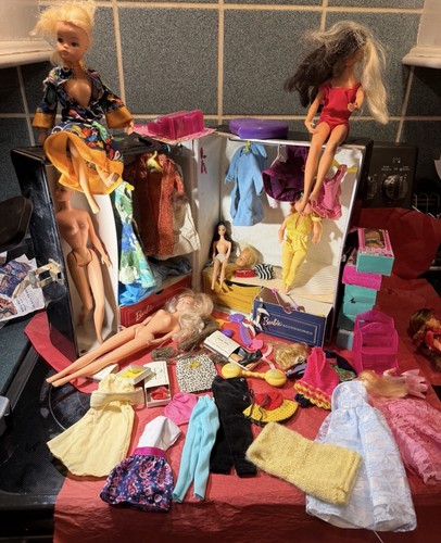 Huge lot vintage barbie - huge,