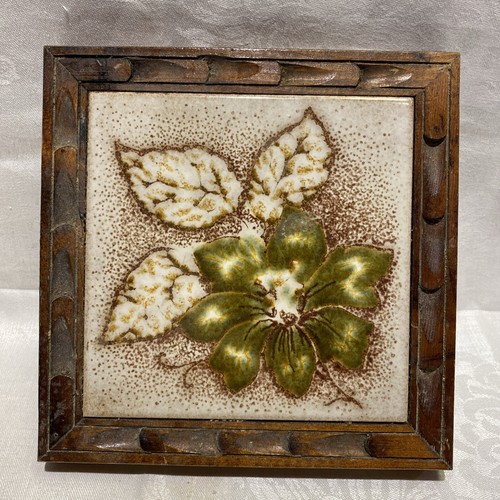 Vintage table top trivet san - table,