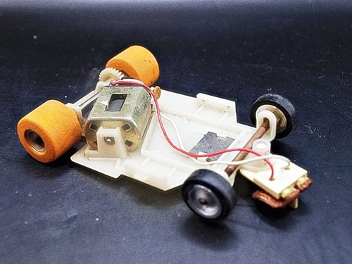 Vintage slot car chassis - vintage, 1/32