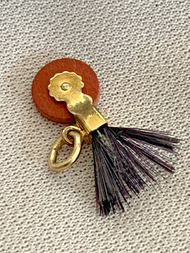 Vintage gold tone wells - vintage,