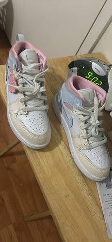 Girls nike size 1youth nikes - 1youth.,