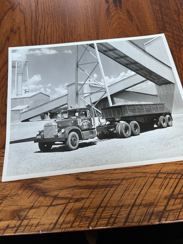 Diamond truck picture - diamond, t