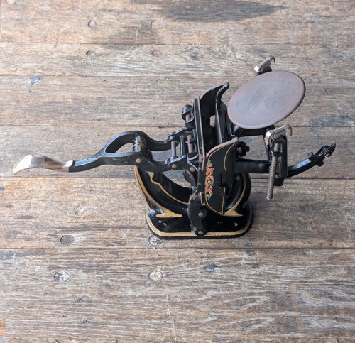 Sigwalt cast iron tabletop - iron,