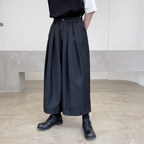 Japanese men wide - wide, leg