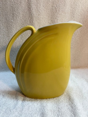 Vintage 1950 hall - 1950's, yellow