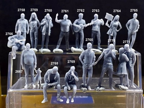 Figures resin - -, /