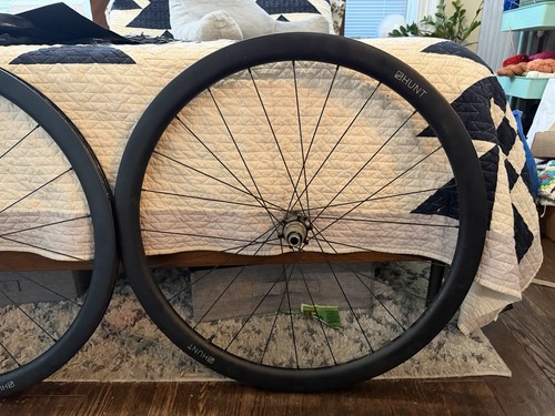 Hunt aero carbon wheelset - hunt,