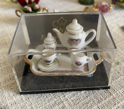 Reutter porcelain dollhouse - porcelain,