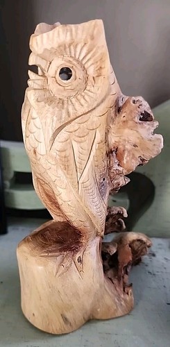 Hand carved wooden owl - ,