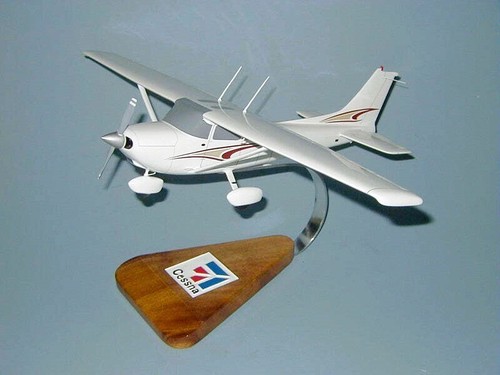 Cessna 172 skyhawk - skyhawk, gold
