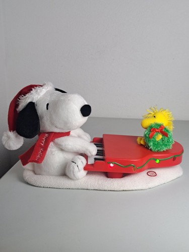 Hallmark snoopy playing piano - hallmark,