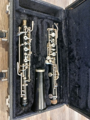 Conn student oboe with - student,