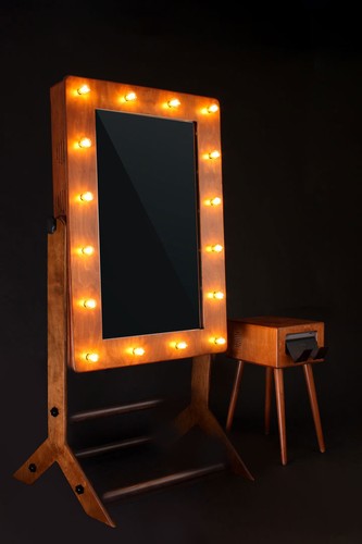 Photo box magic - "magic, mirror"