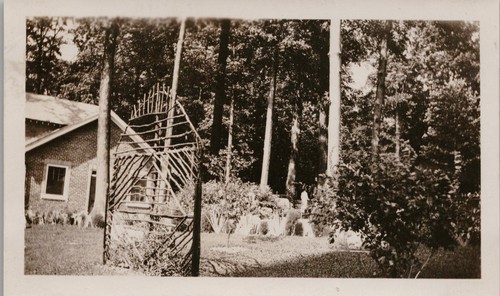 Vtg snapshot rustic - b&w, garden