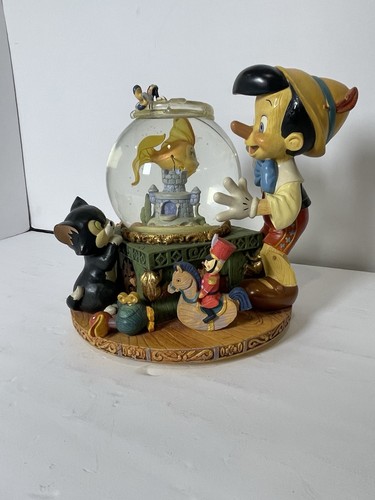 Disney pinocchio toyland - pinocchio,