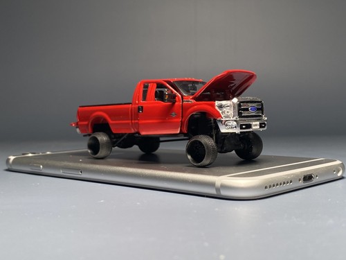 Customized lifted ford - 1/64,