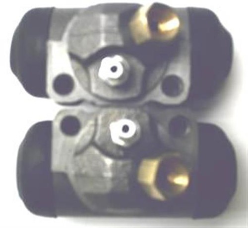 Both rear wheel cylinders