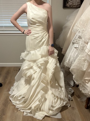 White vera wang ivory one - by,
