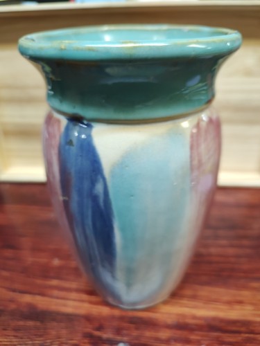 Early hull pottery circle - pottery,
