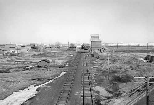 1940 train tracks through - 1940,