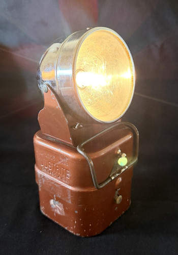 Justrite volt flashlight - 6,