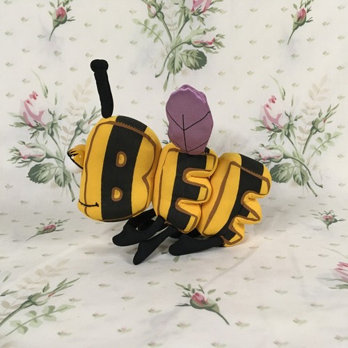 Pbs kids word world - world, bee