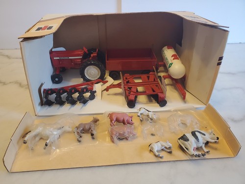 Vintage ertl die cast - die,