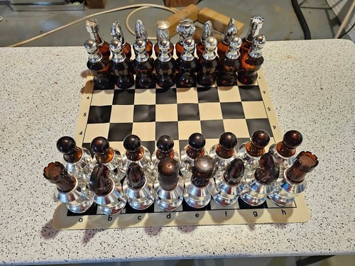 Avon bottle chess set full - avon,
